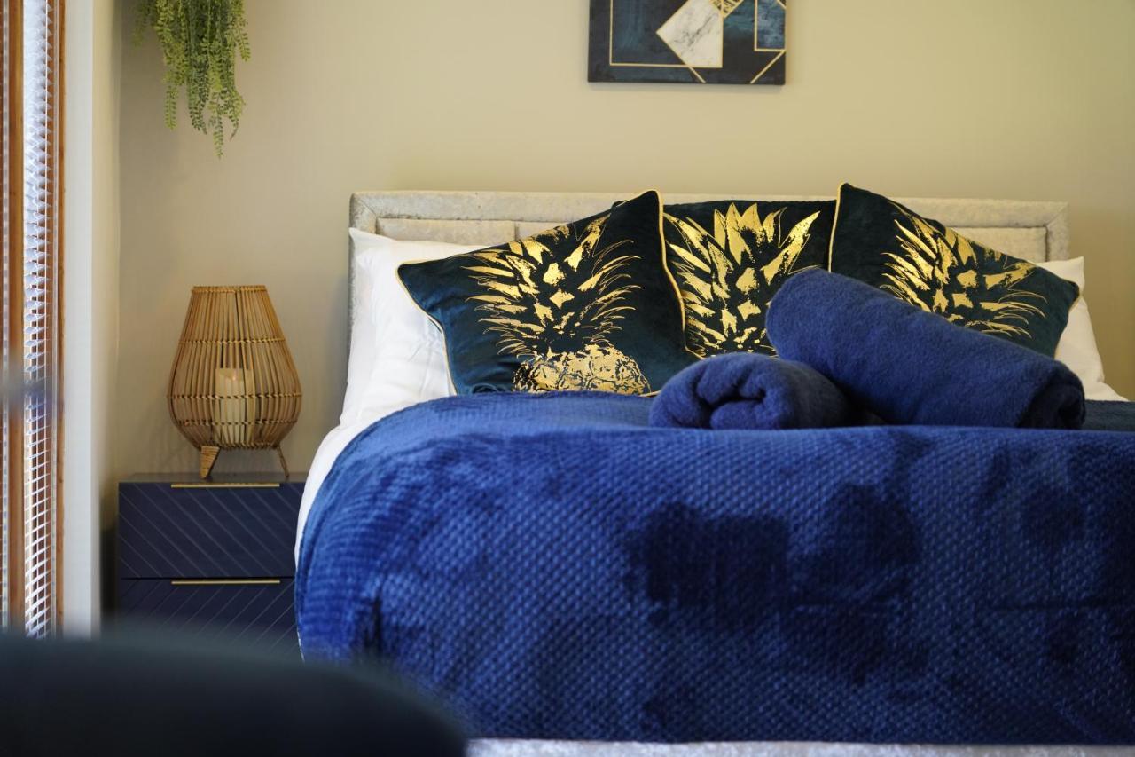 Cosy 1 Bed Garden Close To Centre - Free Parking & Wifi *